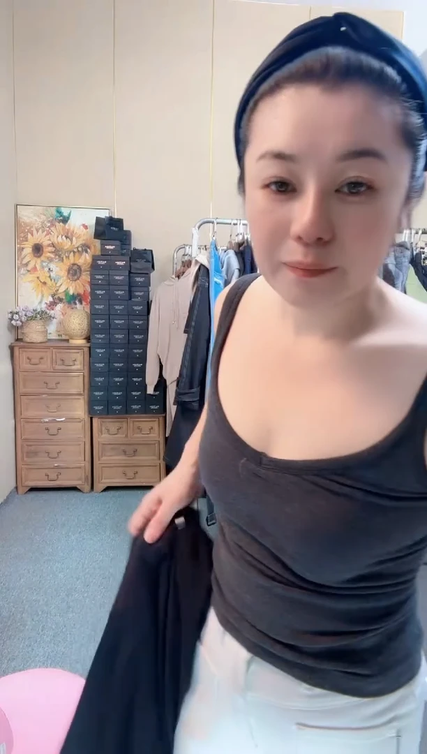 主播身上裤子28码