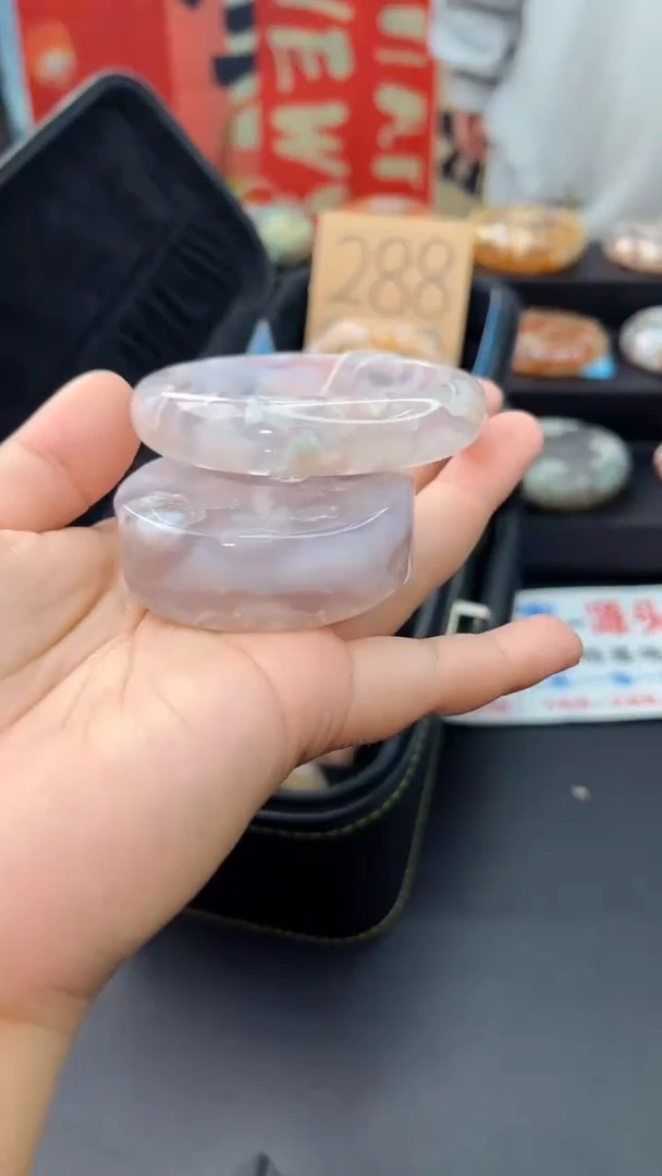 【闪购商品】石英质玉手镯未镶嵌赠送镯心（圈口55