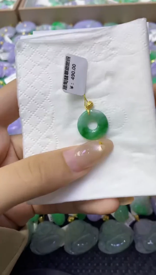 颈饰未镶嵌翡翠天然缅甸翡翠A货