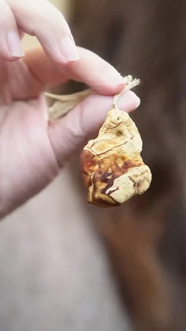 琥珀颈饰未镶嵌蜜蜡吊坠