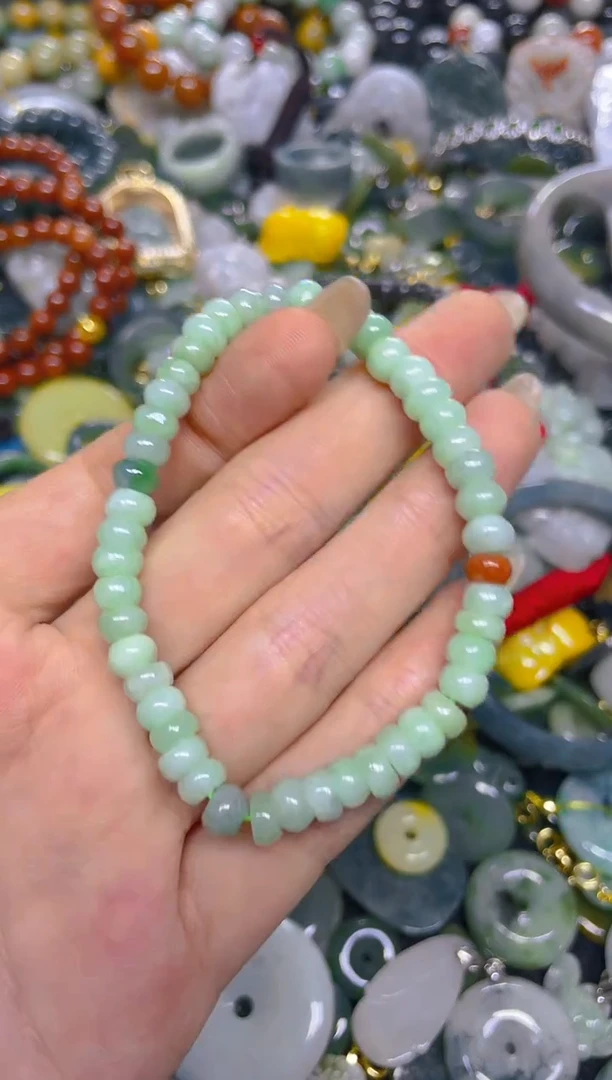 颈饰未镶嵌翡翠5MM/ J /翡翠A货，一件也是批发价