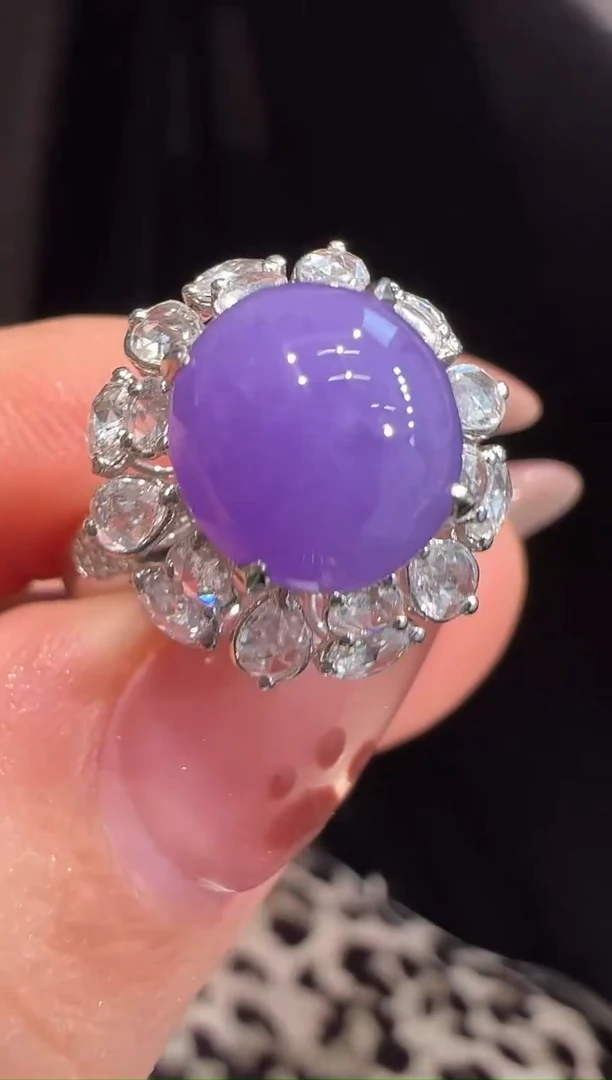 18K金镶嵌戒指翡翠戒指