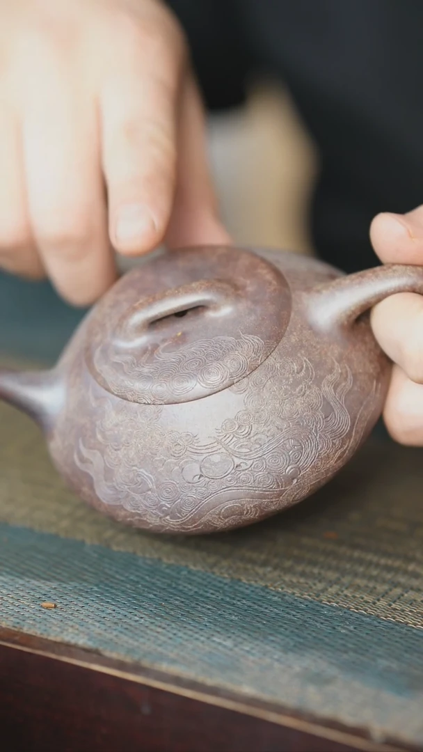 【闪购商品】喀左紫砂真不错，主播就是做壶的