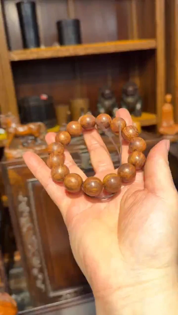 木木头款黄花梨手串800