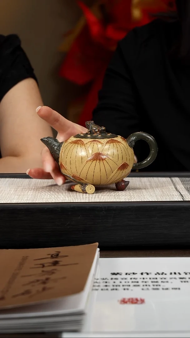 茶壶紫砂【P040】青蛙莲子单壶 251c   GJF