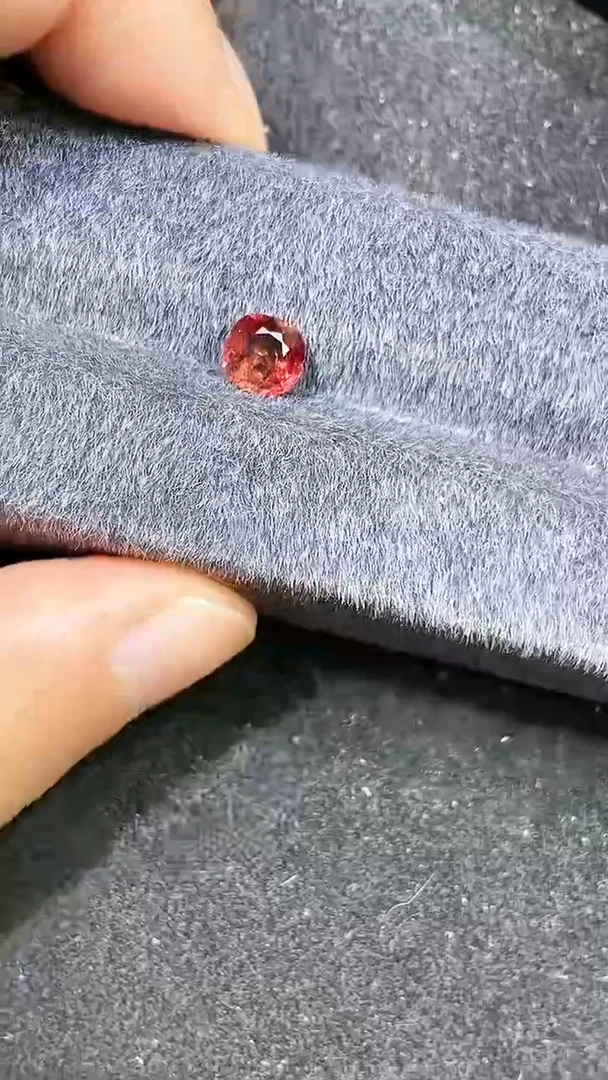 【闪购商品】定制蓝宝石定制未镶嵌1.2克拉天然橙色