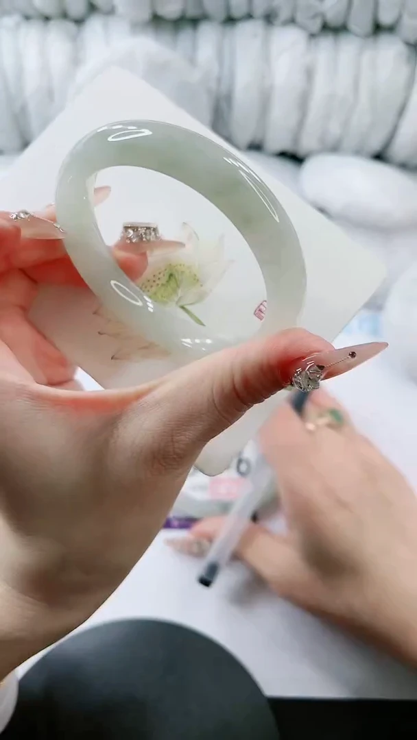 【闪购商品】石英质玉手镯未镶嵌多样性发货S407