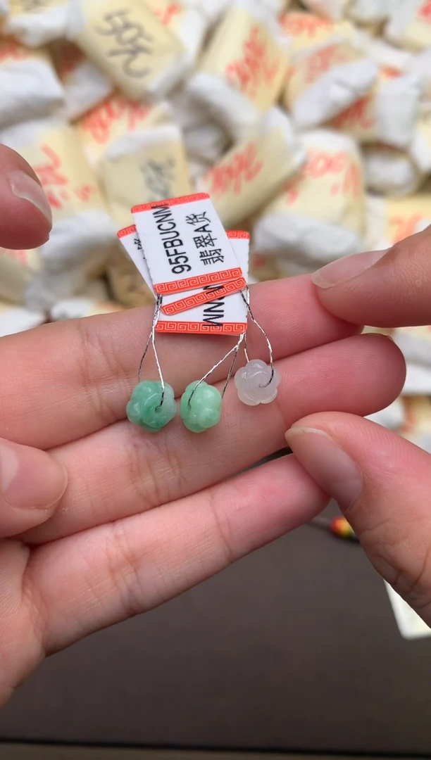 翡翠挂件未镶嵌—5