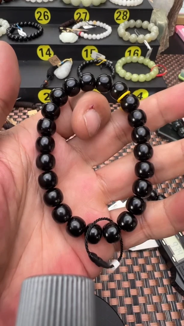 未镶嵌手串和田玉黑青子料8*9老型手串