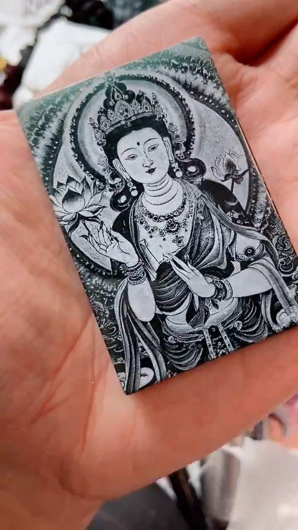 颈饰未镶嵌翡翠马