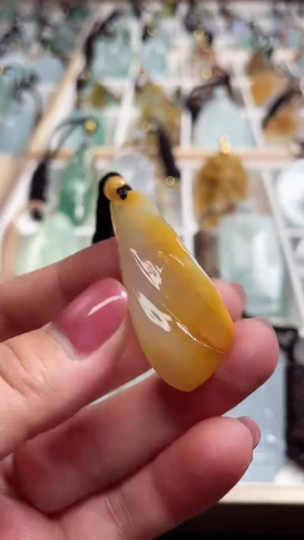 【闪购商品】翡翠颈饰未镶嵌1111111111