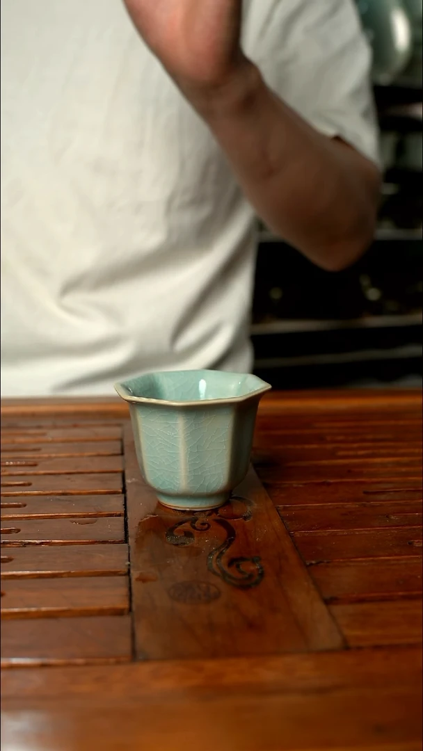 杯仿古釉八方杯开片一级