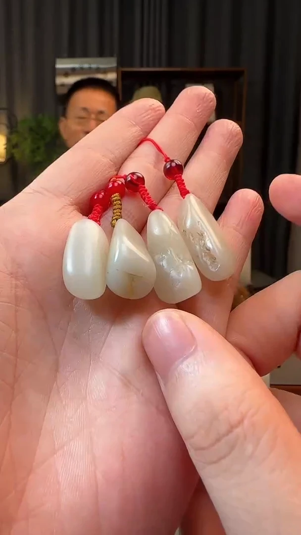 吊坠(不含链)未镶嵌和田玉挂件多样性发货，拍一发一