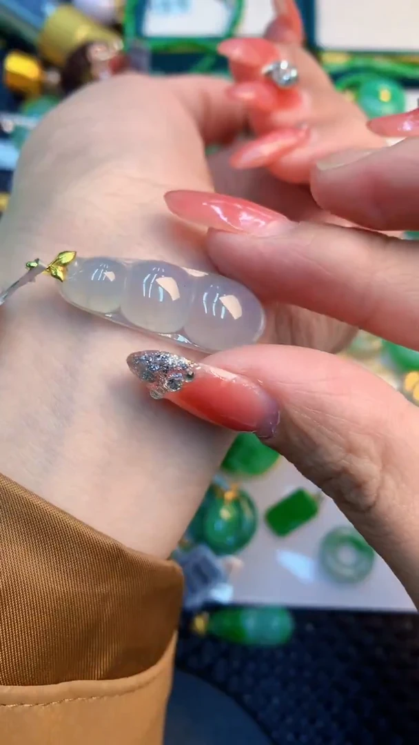 颈饰18K金镶嵌翡翠1