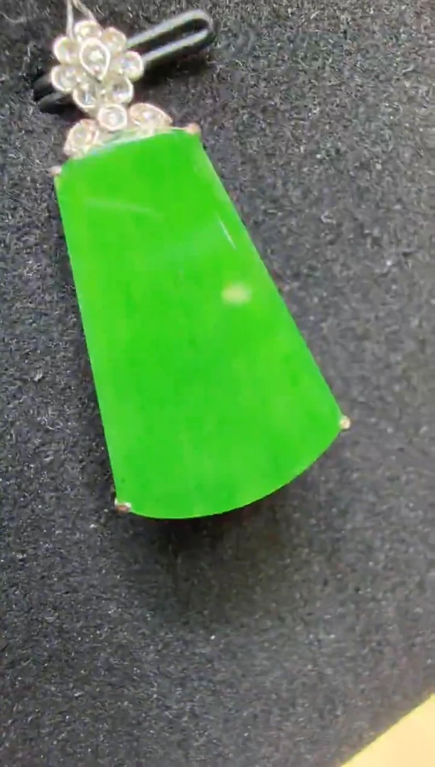 吊坠(不含链)18K金镶嵌翡翠多样性团购发一件