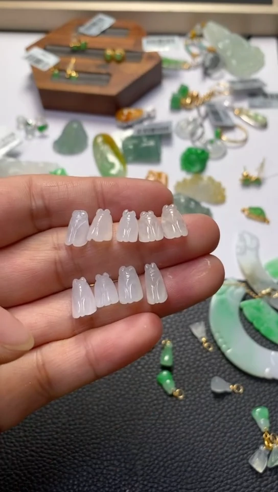 翡翠未镶嵌吊坠(不含链)多样性发其一32633