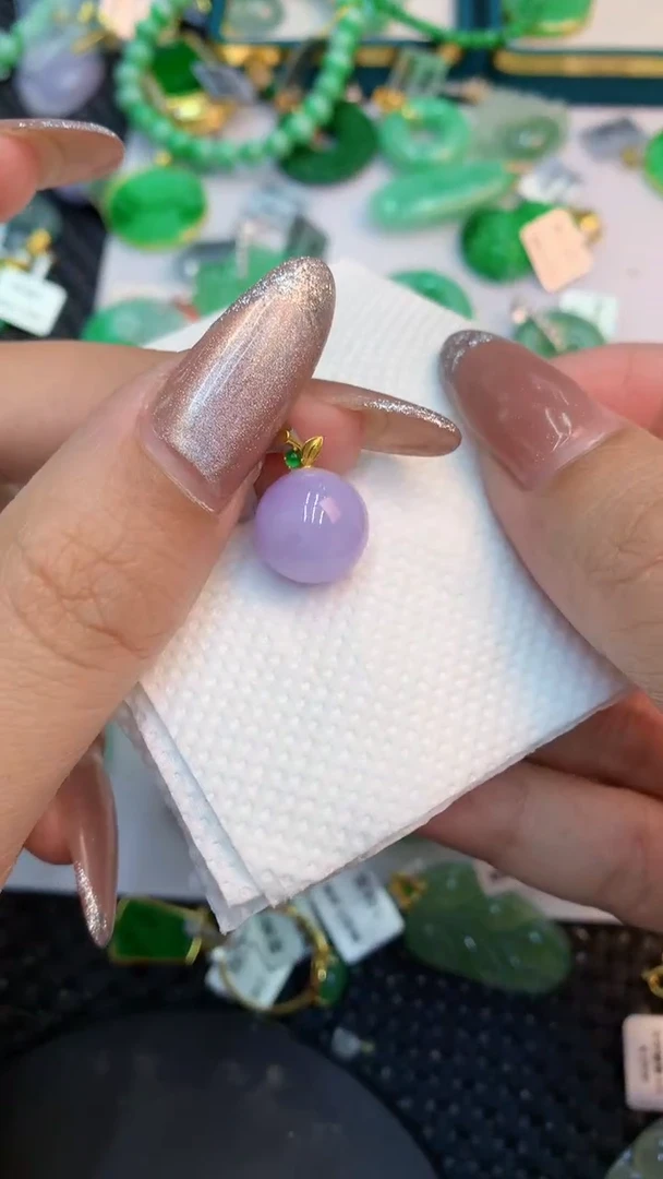 颈饰18K金镶嵌翡翠1