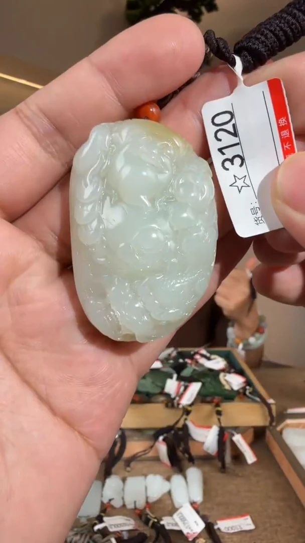 颈饰未镶嵌和田玉1