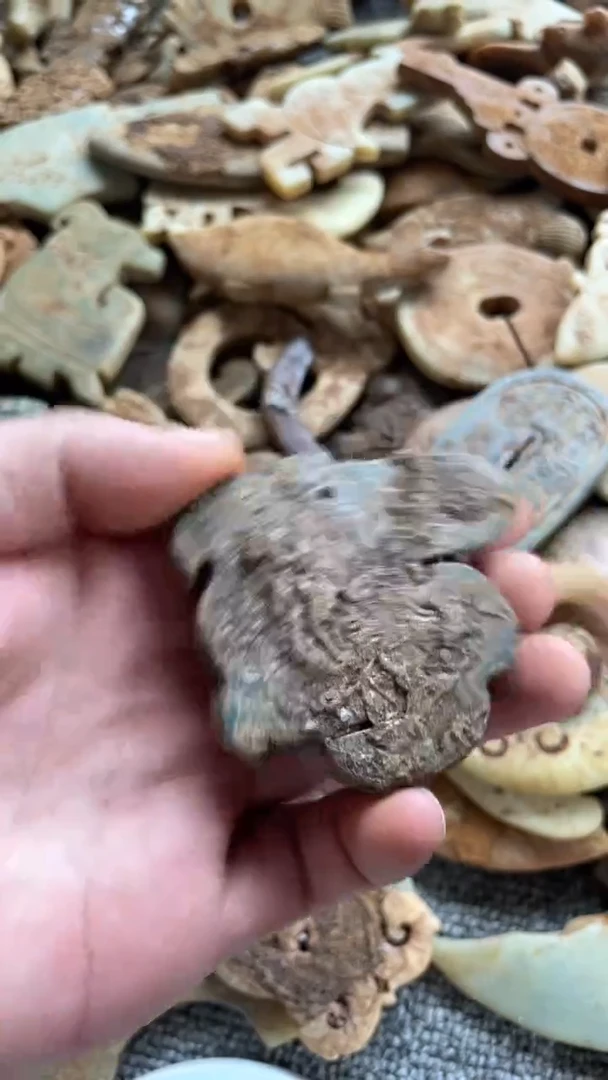 和田玉（糖玉）未镶嵌挂件东顺摆件链接1524654654