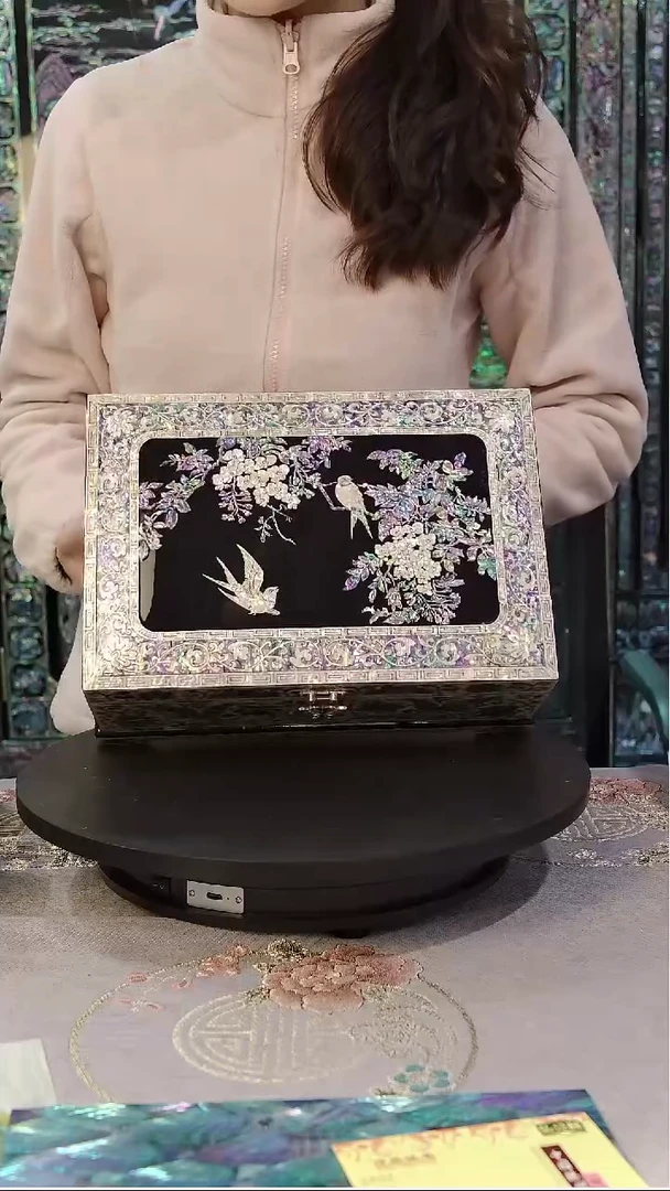 按扣满贝底·弘贝雅螺钿漆器文化馆