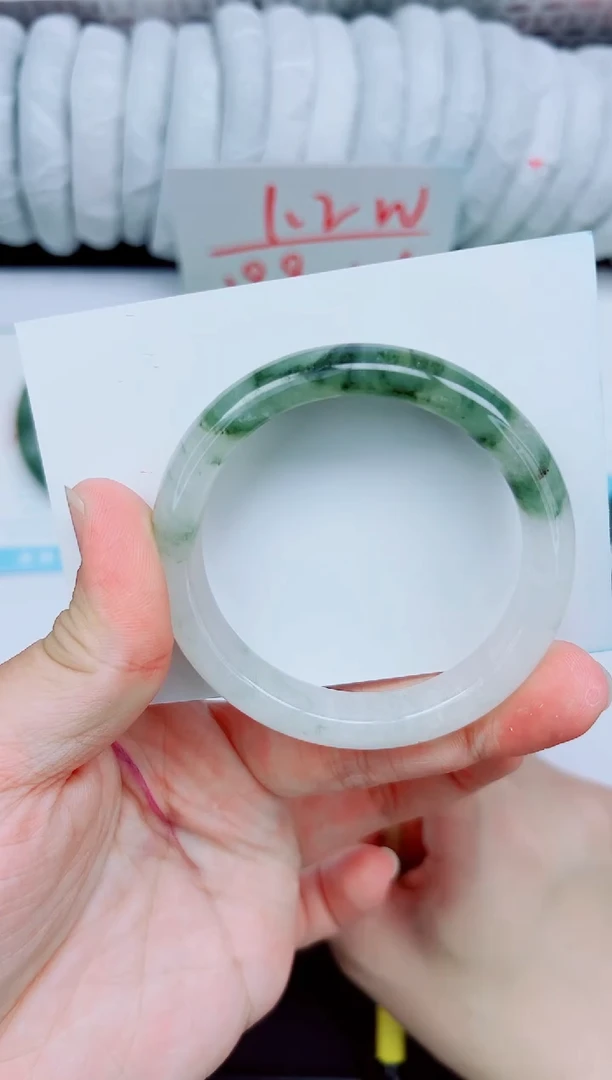 石英质玉手镯未镶嵌168-52.9