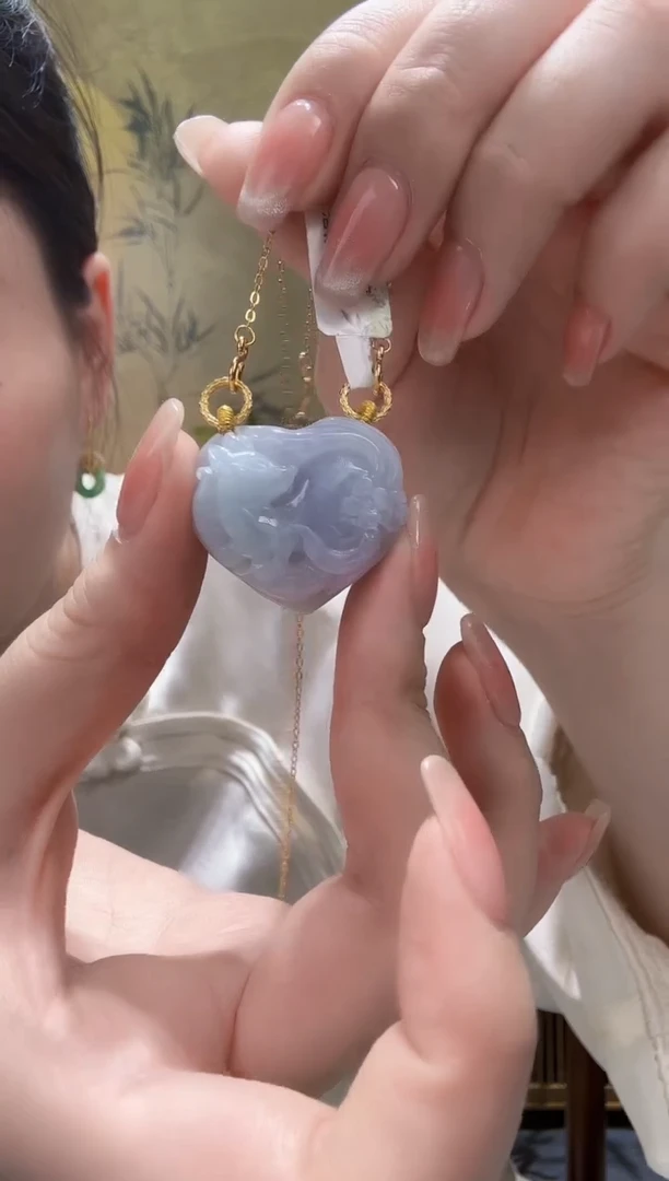 翡翠未镶嵌颈饰吊坠