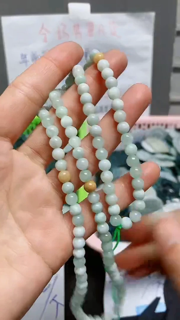 【闪购商品】翡翠颈饰未镶嵌天然翡翠A货
