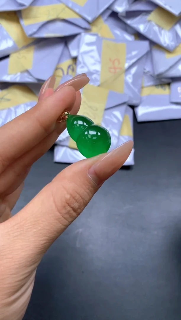 翡翠未镶嵌颈饰闪耀精品（吊坠加扣头）222