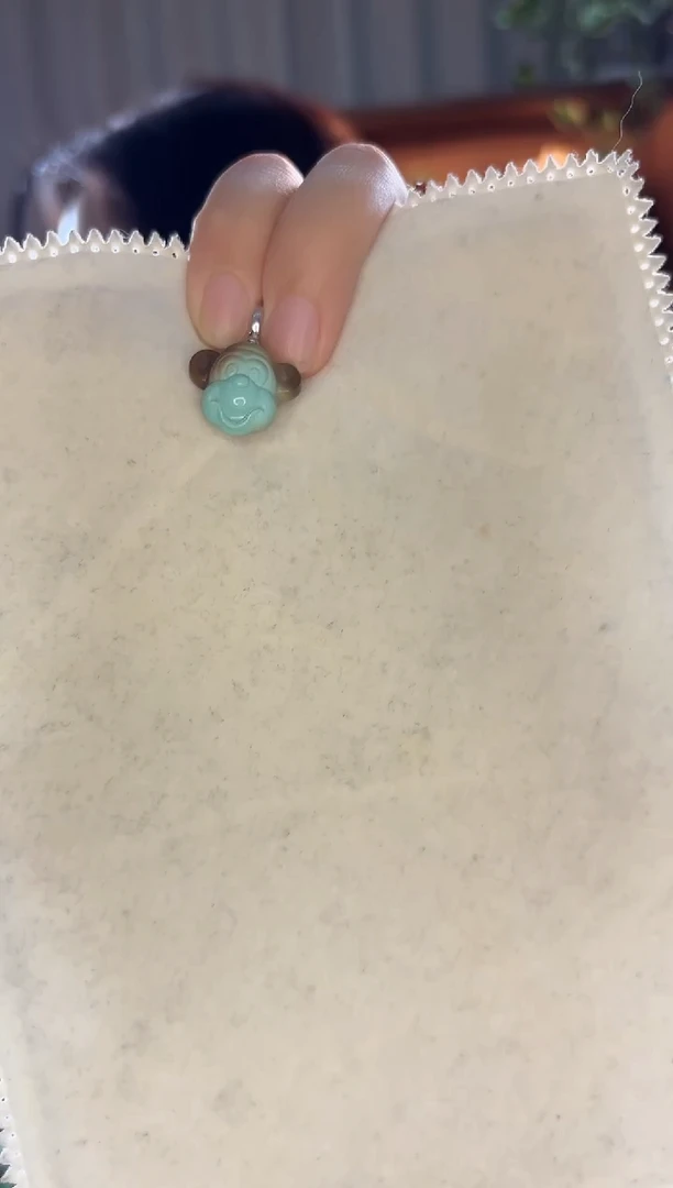 绿松石未镶嵌颈饰绿松石精雕高品质吊坠