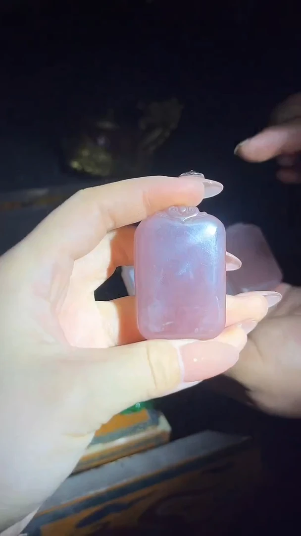 和田玉未镶嵌摆件无事牌.1件.烟紫