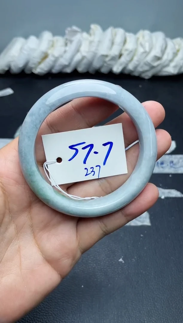 未镶嵌手镯翡翠237