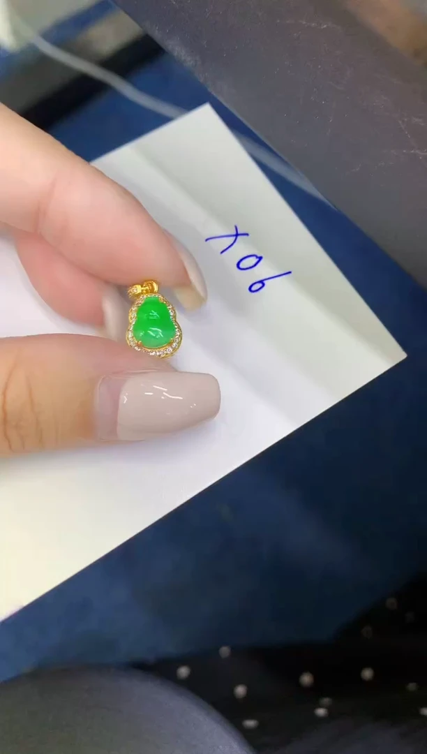 颈饰未镶嵌翡翠缅甸天然翡翠A货