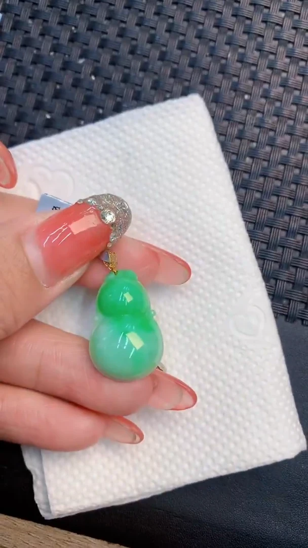 颈饰未镶嵌翡翠1