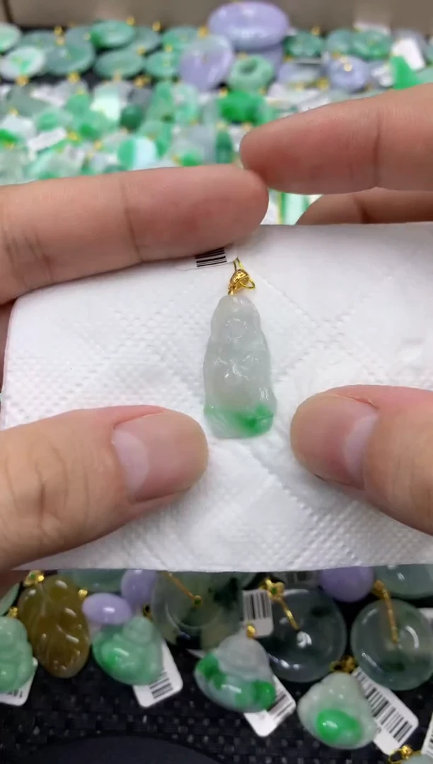 颈饰未镶嵌翡翠天然缅甸翡翠A货