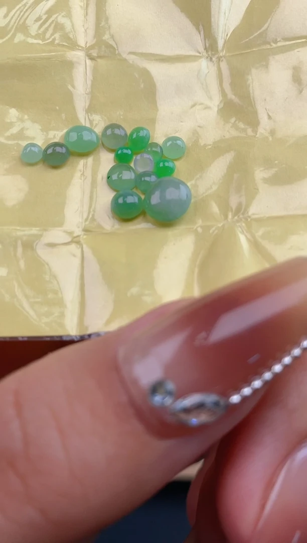 翡翠裸石天然翡翠蛋面17