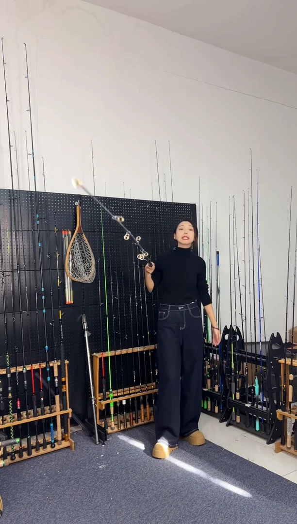 2.4m碳素伶俐虫绿色2.4米直柄（瑕疵尾货竿，没有售后，介意勿拍）