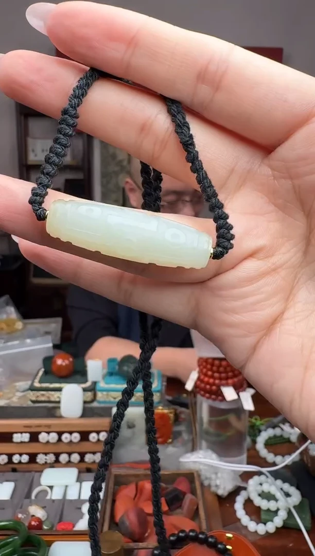 未镶嵌和田玉挂件36331-有裂