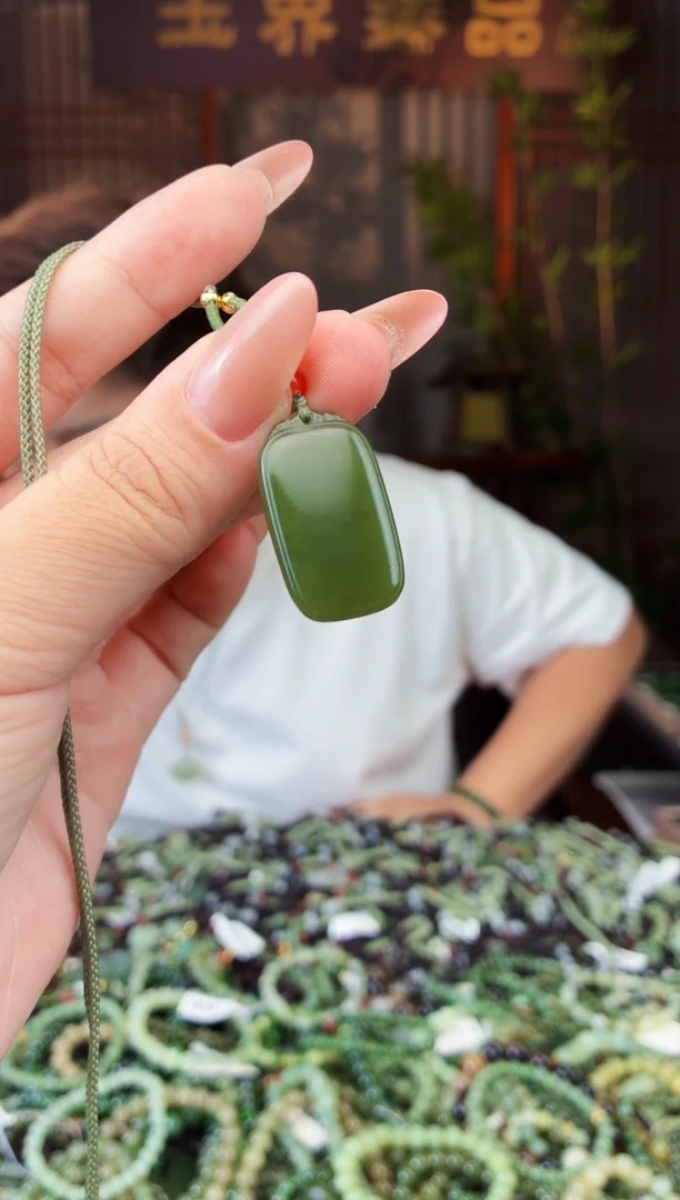 和田玉未镶嵌颈饰拍一发一