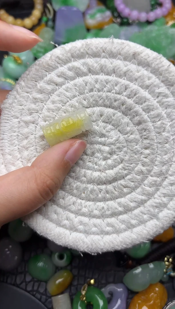 颈饰未镶嵌翡翠缅甸翡翠吊坠