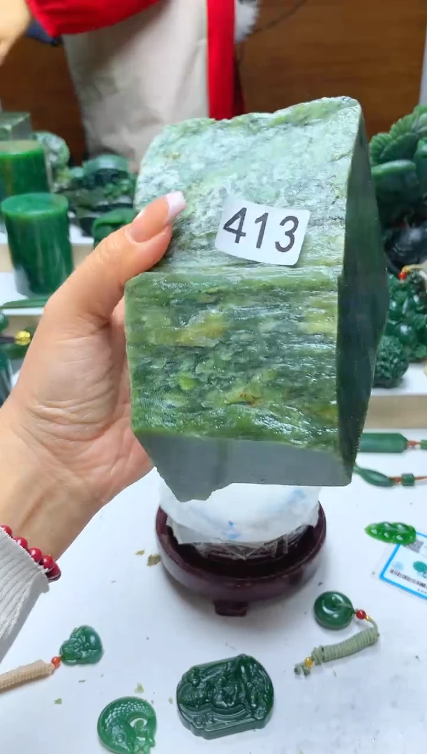 未镶嵌和田玉摆件1