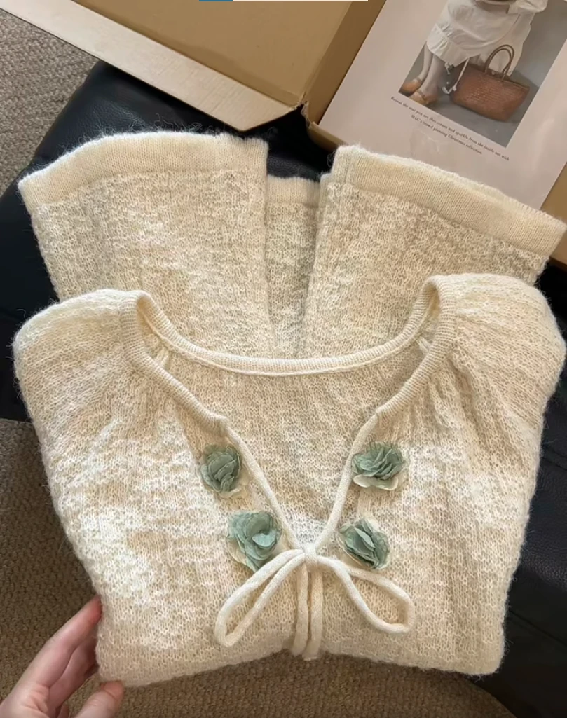 2025秋季新款法式温柔风绝美花朵系带针织衫女设计感小众别致上衣