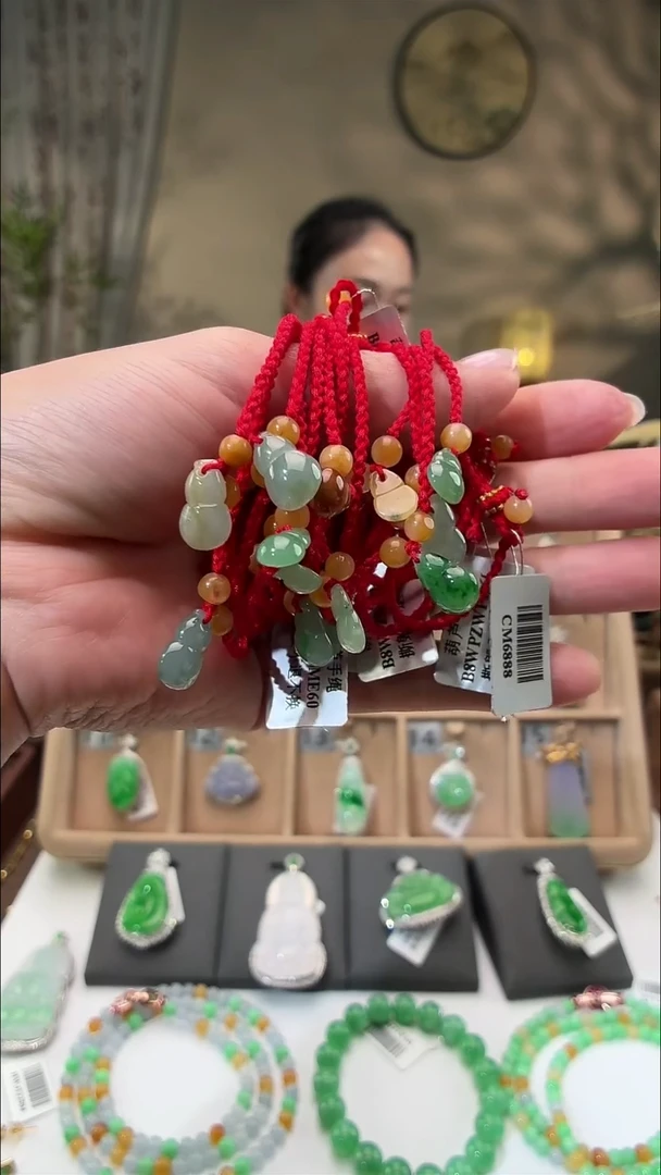 吊坠(不含链)未镶嵌翡翠手绳 多样性发其一