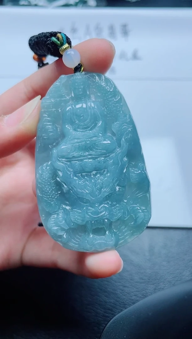 翡翠未镶嵌颈饰
