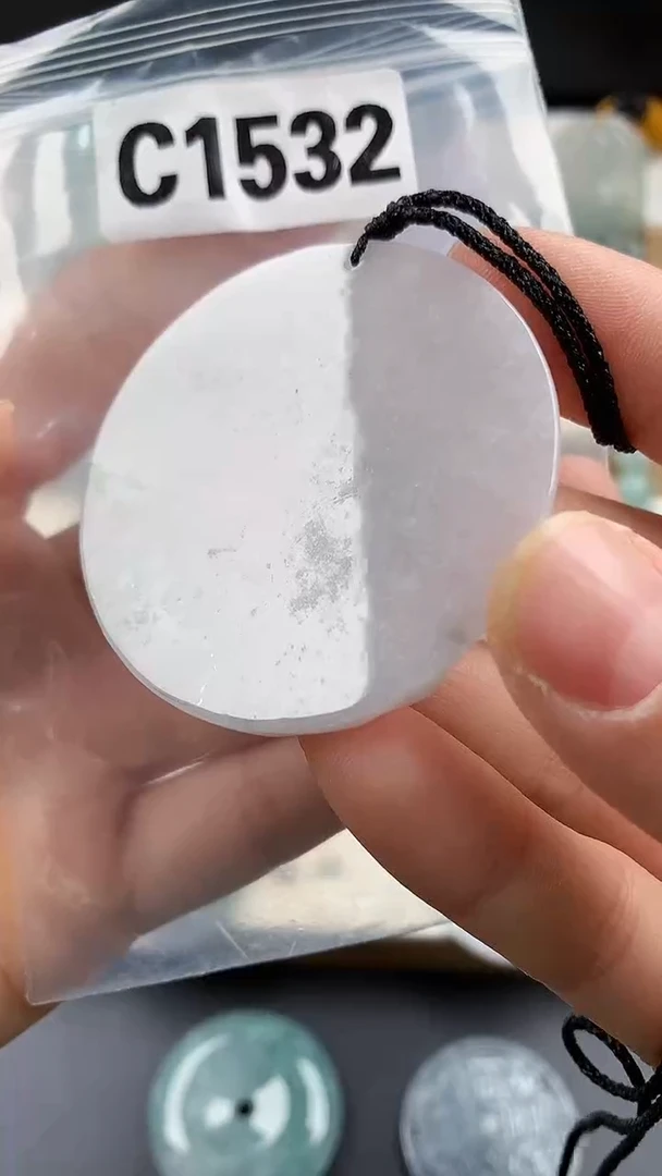 颈饰未镶嵌翡翠天然翡翠吊坠挂件