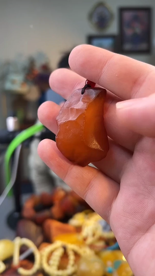 琥珀颈饰未镶嵌吊坠