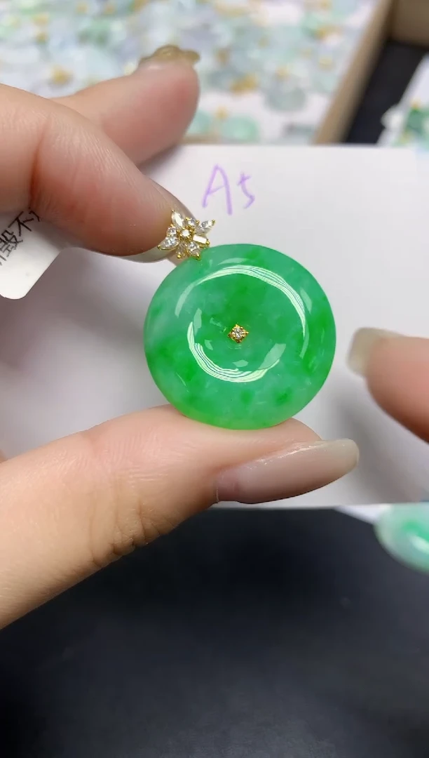 颈饰18K金镶嵌翡翠天然缅甸翡翠A货翡翠百元以上9元证书费自理