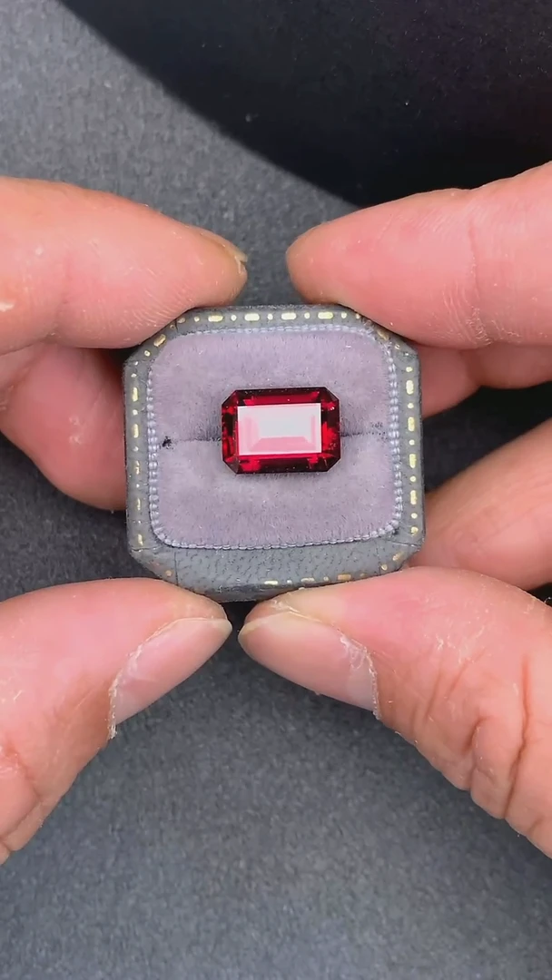 【闪购商品】石榴石无未镶嵌7.26克拉