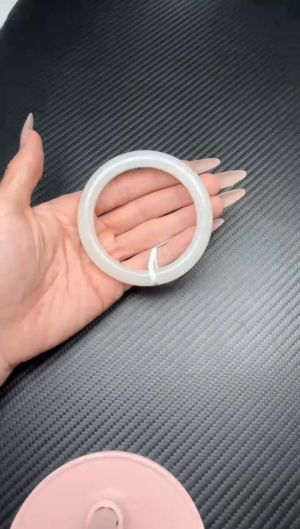 未镶嵌手镯和田玉黑山微色差60m