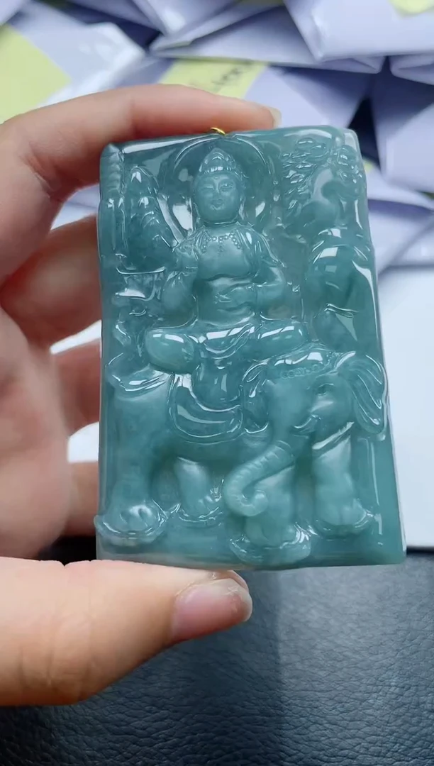 翡翠未镶嵌颈饰