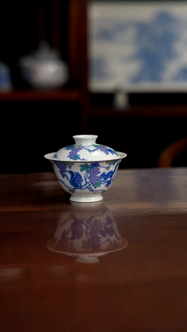 空山明月 新斗彩 松鼠